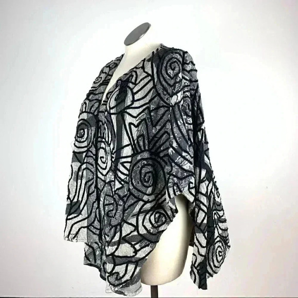 Chico’s shawl sweater one size black gray artsy geometric print open front - Picture 5 of 8